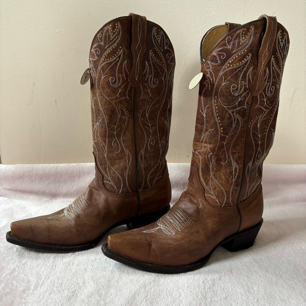 Beautiful Idyllwind Boots